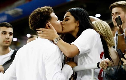 Sex vô tội vạ, hàng loạt sao Tottenham sa sút