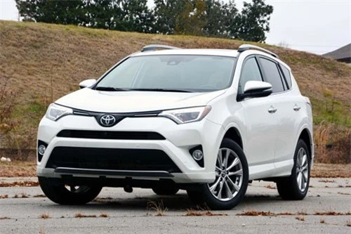 3. Toyota RAV4 2018 (giá khởi điểm: 24.660 USD).