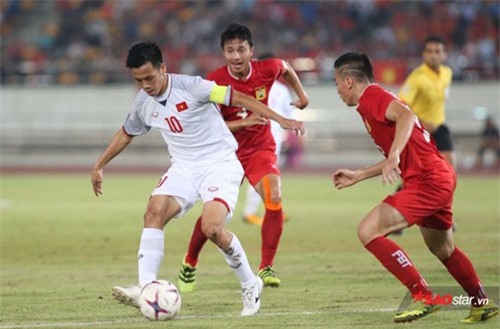 'Văn Quyết đá chính, ĐT Việt Nam sẽ hạ Campuchia'