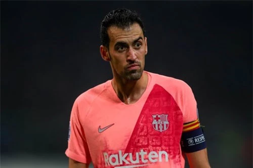 Tiền vệ: Sergio Busquets (Barcelona).