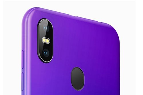 Smartphone camera kép, màn hình ‘tai thỏ’, giá siêu rẻ