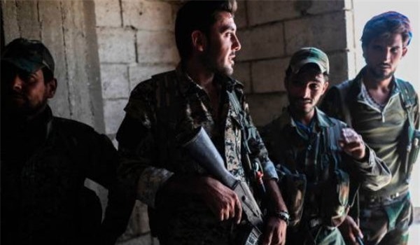 Syria: Không chịu nổi "nhiệt" phản đối, SDF nhất trí rút khỏi căn cứ quân sự ở Hasaka 