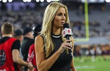 Laura Rutledge vừa gặp sự cố trên sân cỏ