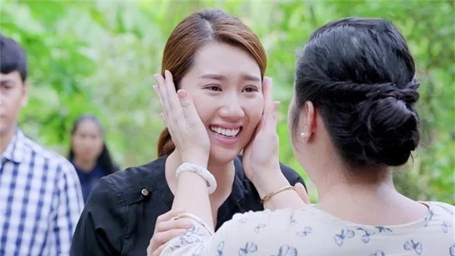 Hân Hoa hậu Thúy Ngân lần đầu đọ sắc Angela Phương Trinh trên truyền hình - Ảnh 9.