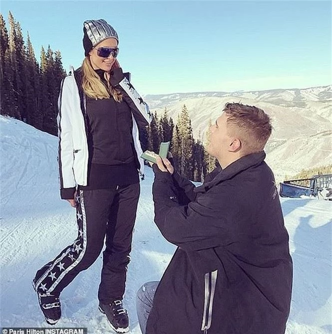 Paris Hilton bị bạn trai đòi nhẫn đính hôn 2 triệu USD dù không mua - ảnh 1