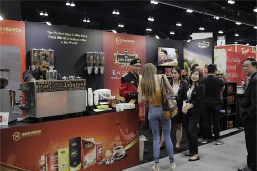 BẢN TIN TÀI CHÍNH-KINH DOANH: Cà phê Việt vào thị trường Mỹ, giá dầu ‘rớt đáy’ 1 năm