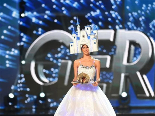  Miss Universe 2016 - người đẹp Đức 