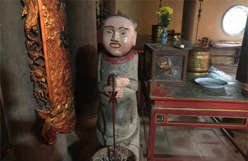 Hai chiếc lông trâu trắng và huyền bí quanh đền thờ 'đứa con thần nước' Yết Kiêu