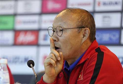 ĐT Việt Nam đại thắng: Thầy Park tiết lộ Văn Toàn suy sụp vì chấn thương