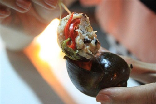 Cách làm ốc bươu nhồi thịt hấp sả thơm ngon trong tiết trời lạnh