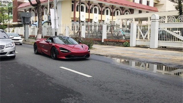 McLaren 720S màu đỏ duy nhất tại Việt Nam ghé chân Đà Nẵng trước khi về tay chủ nhân tại Sài Gòn - Ảnh 4.