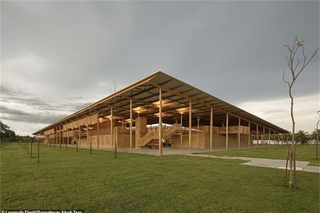 Ngôi trường gỗ vừa được Viện Kiến trúc Hoàng gia Anh (RIBA) trao giải thưởng công trình kiến trúc xuất sắc nhất thế giới.