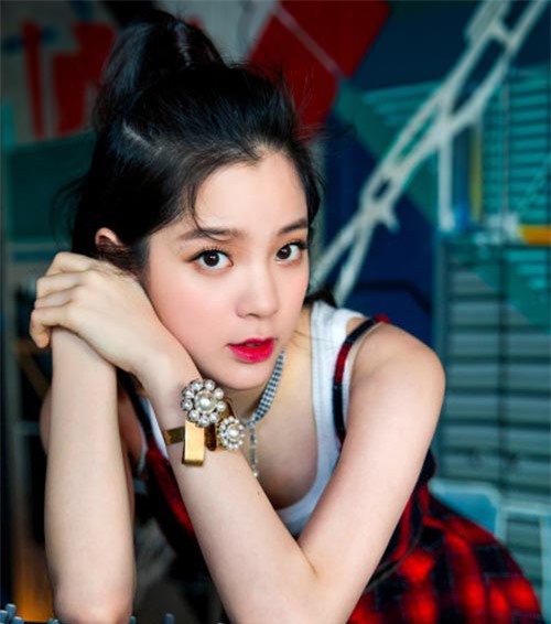 Vì đâu "con dâu Thành Long" đẹp như tiên giáng trần ở tuổi 18?