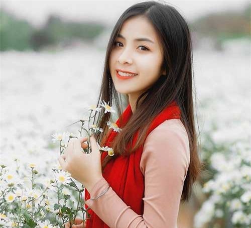 Chân dung nữ sinh xinh xắn vào vai Quỳnh búp bê ngày nhỏ gây “bão” mạng