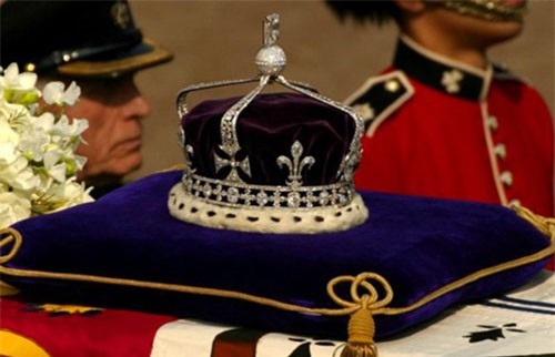 Bí ẩn viên kim cương khủng nhất bị nguyền rủa đáng sợ