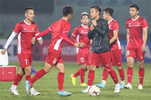 Bão số 9 khiến ĐT Việt Nam hủy kế hoạch trước bán kết AFF Cup 2018