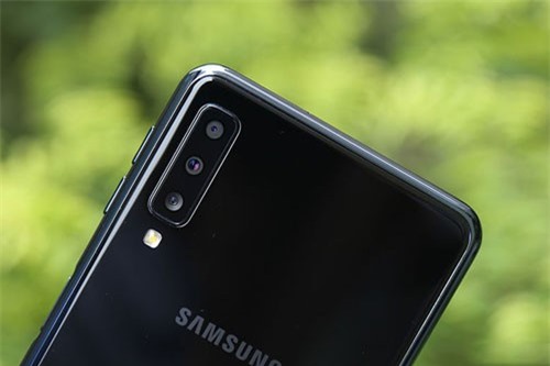 Đánh giá camera Samsung Galaxy A7 2018