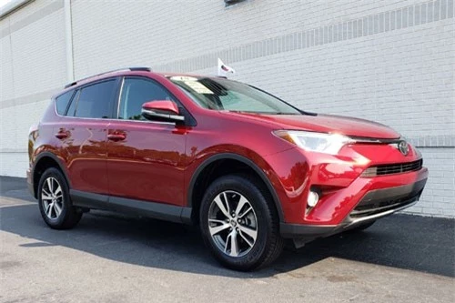 3. Toyota RAV4 (doanh số: 632.353 chiếc).