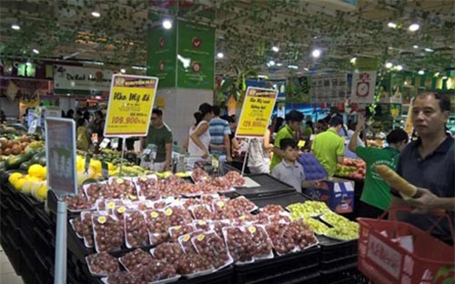 Tây sang Việt Nam lùng mua từng củ khoai, cái bánh tráng...