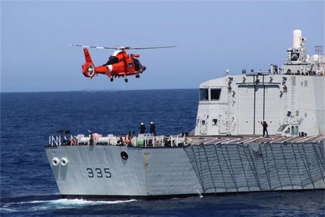  Tàu khu trục HMCS Calgary của Canada Ảnh: FORCES.GC.CA 