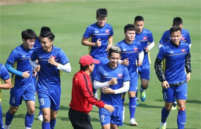 Hồng Duy cho biết Văn Toàn vẫn ở lại đội tuyển Việt Nam - Ảnh: Gia Hưng