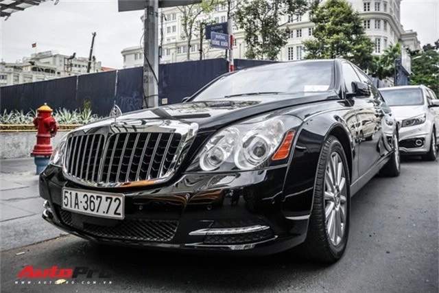 Maybach 62S của nhà chồng Hà Tăng tái xuất trên phố Sài Gòn - Ảnh 1.