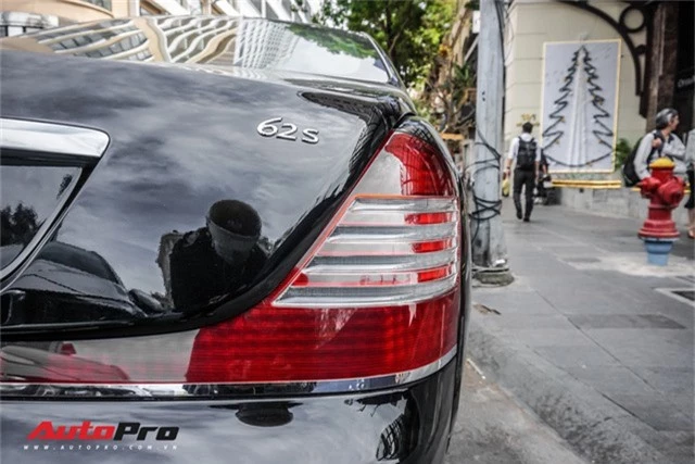 Maybach 62S của nhà chồng Hà Tăng tái xuất trên phố Sài Gòn - Ảnh 8.