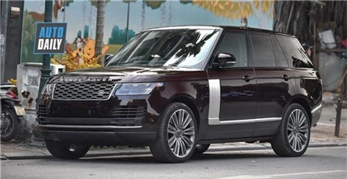 Range Rover HSE 2018 màu độc giá hơn 8 tỷ của nữ đại gia Hà Nội. Chiếc Range Rover HSE 2018 sở hữu màu sơn lạ mắt, mâm xe là loại 22 inch giống với Velar First Edition tại Việt Nam. Xe được đưa về theo dạng tư nhân với giá bán hơn 8 tỷ. (CHI TIẾT)