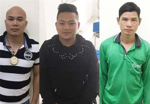 Hà Nội: Đổ keo, nhét tăm, giật đứt dây camera nhà "con nợ" để đòi 100 triệu đồng