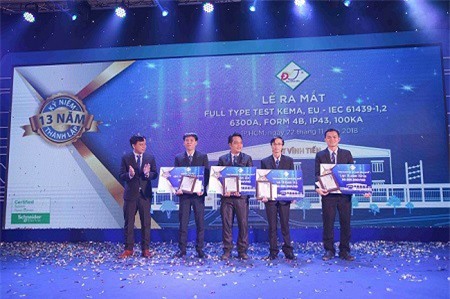 Công ty Đạt Vĩnh Tiến  nhận giấy chứng nhận KEMA Type Test cho dòng tủ điện hạ thế