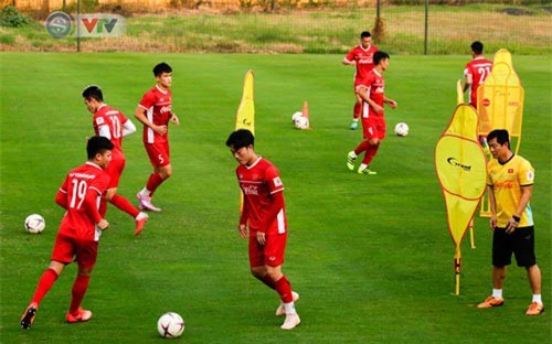 Cận cảnh ĐT Việt Nam tập buổi cuối trước khi sang Philippines
