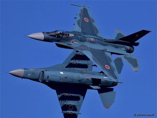 Đã mắt với màn phô diễn sức mạnh của tiêm kích F-2 Nhật Bản