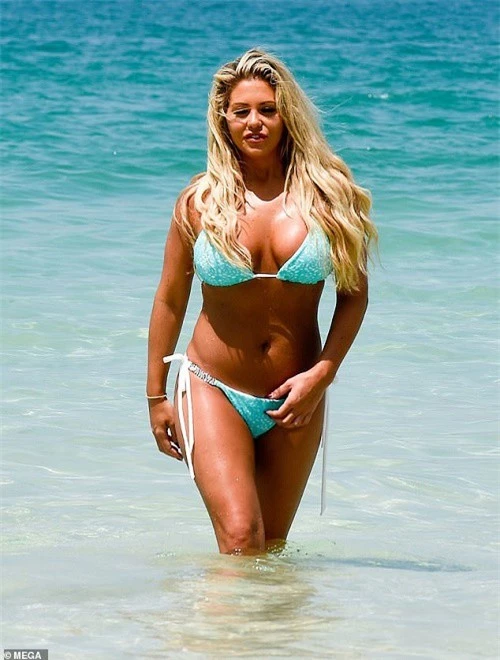 Bianca Gascoigne tận hưởng kỳ nghỉ cuối tuần tại Dubai ngày 24/11 vừa qua.