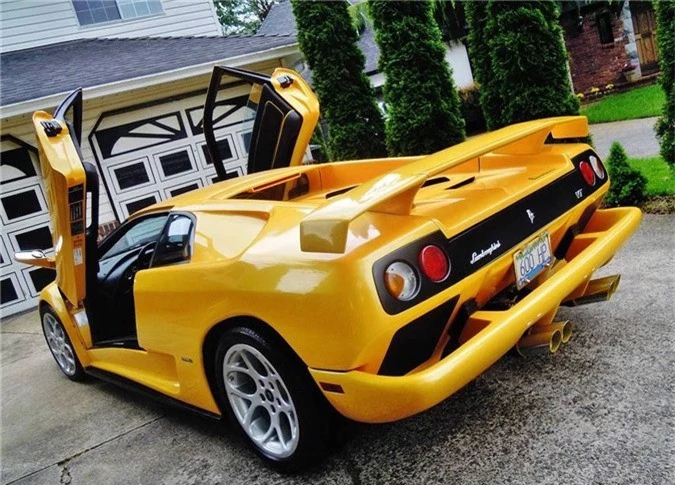 Lamborghini Diablo “hàng nhái” tinh vi y như thật, rao giá 1,84 tỷ ảnh 2