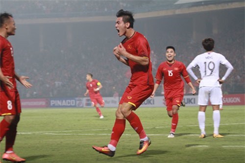 'HLV Eriksson phải gia cố hàng thủ vì tiền đạo VN rất đáng sợ'