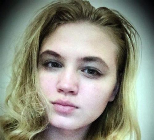 Không ngáo đá vẫn đâm bạn trai vì nghĩ mình là ma cà rồng đi tiêu diệt người sói