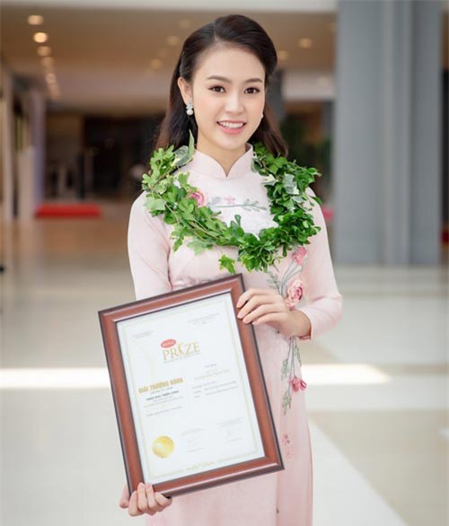 “Cô gái vàng” Hoa hậu Việt Nam sở hữu thành tích học tập “khủng”