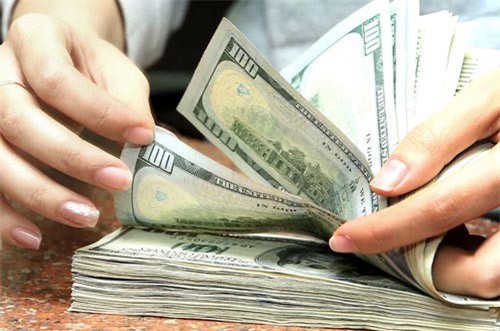 BẢN TIN TÀI CHÍNH-KINH DOANH: Quy định mới về vay ngoại tệ, rau chợ ‘đội giá’ sau bão