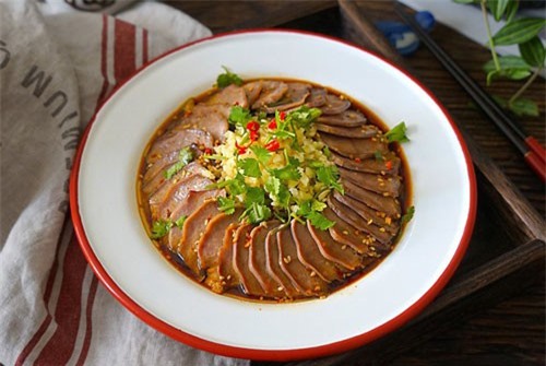 Cách luộc lưỡi heo ngon giòn không dai theo bí quyết của đầu bếp Trung Quốc