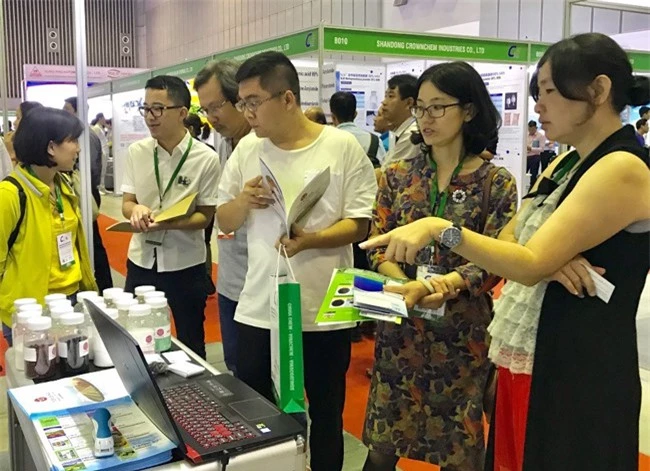 Doanh nghiệp Việt Nam tham gia tìm hiểu sản phẩm, công nghệ mới tại triển lãm (ảnh LQ)