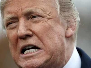 Ông Trump nổi giận khi hãng xe số 1 của Mỹ sa thải hàng chục ngàn công nhân