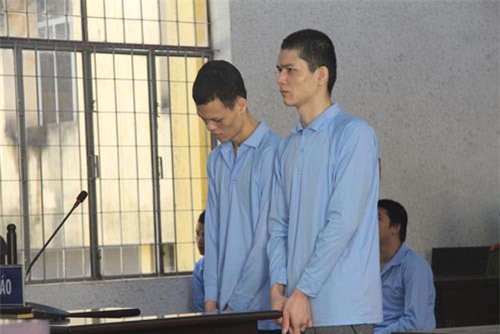 Người nhà bé gái 12 tuổi bị sát hại đề nghị tăng hình phạt với 2 đối tượng giết người