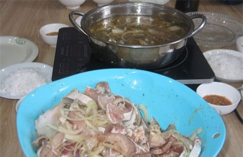 Đến Hà Tiên ngả nghiêng vì lẩu cá nhám