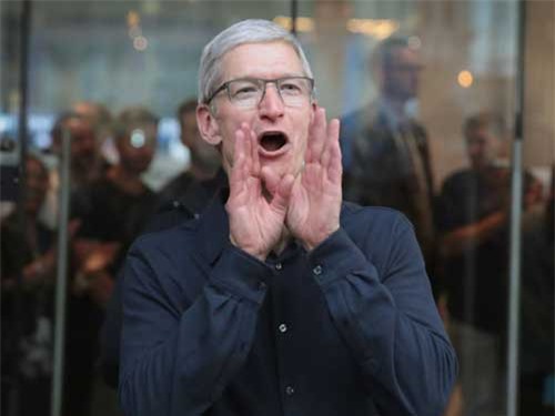 Là CEO công ty giá trị nhất thế giới, Tim Cook vẫn mua... đồ giảm giá