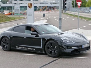 Porsche tiết lộ khả năng sạc điện siêu tốc của tân binh Taycan