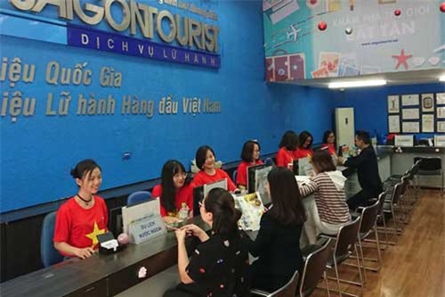 Người hâm mộ chi tiền triệu đi chuyên cơ sang Philippines cổ vũ đội tuyển Việt Nam