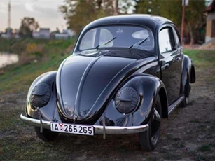 "Sắt vụn" Volkswagen Beetle sau 77 năm biến hình siêu đẹp