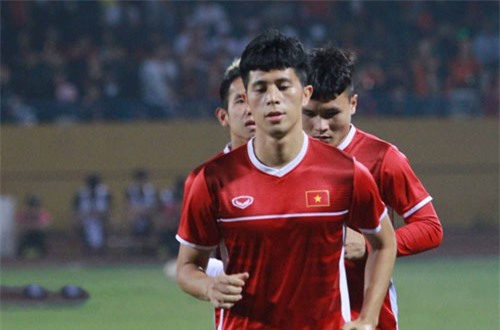 Fox Sports: Đình Trọng là một trong 5 hậu vệ hay nhất AFF Cup 2018