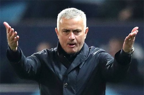 Mourinho: "Tôi sẽ mời người đó ngồi vào ghế HLV Man United"