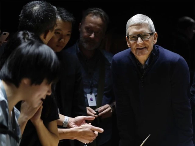 Tim Cook là một con người của công việc, khi ông thường xuyên thức dậy vào 3 giờ 45 mỗi sáng để đọc và phản hồi email.